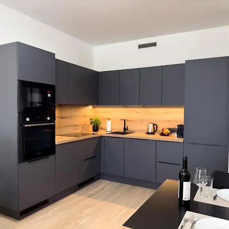 Central Riverside Apartment - Free Parking Prague Exterior photo