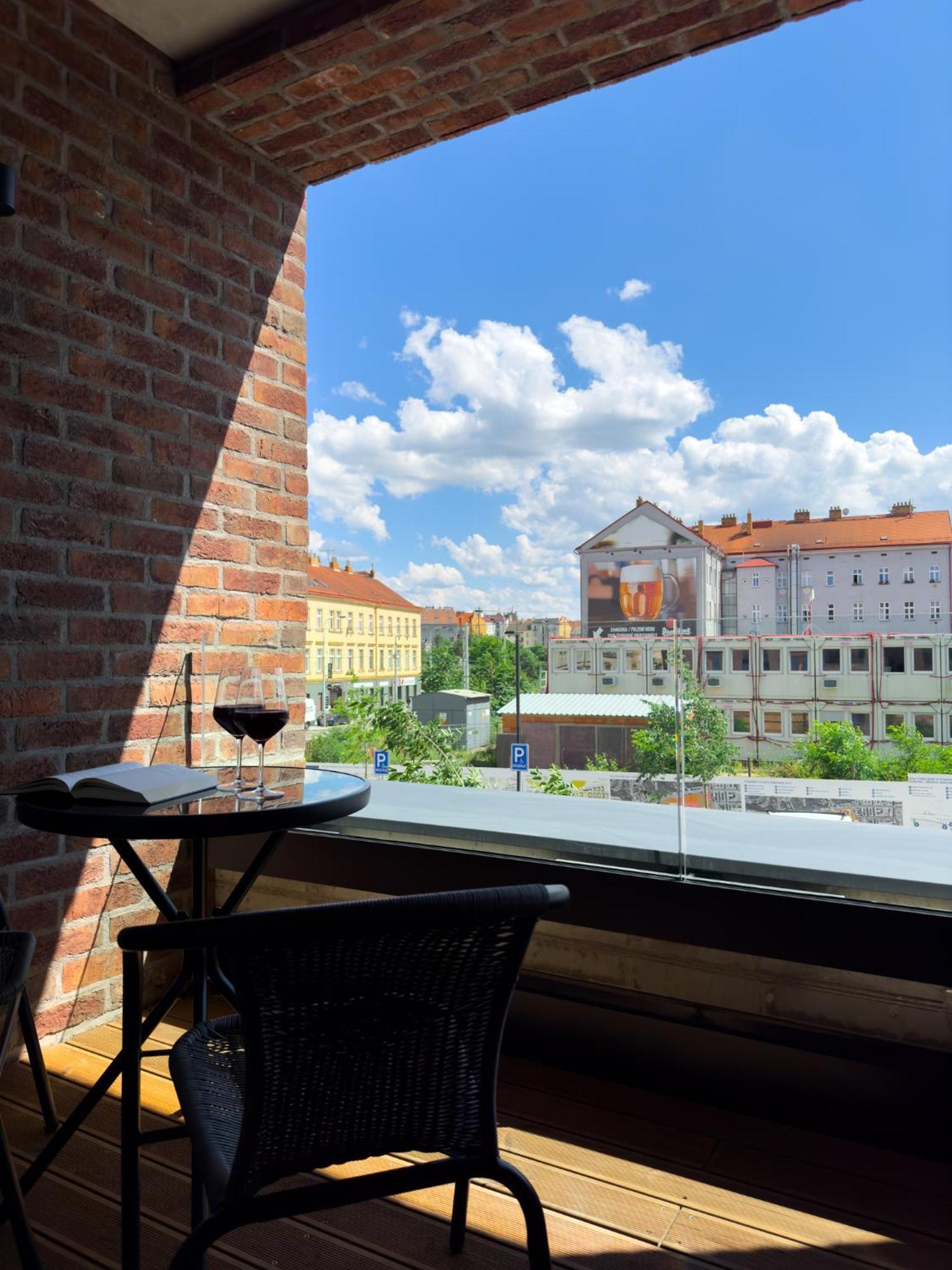 Riverside - Free Parking Apartment