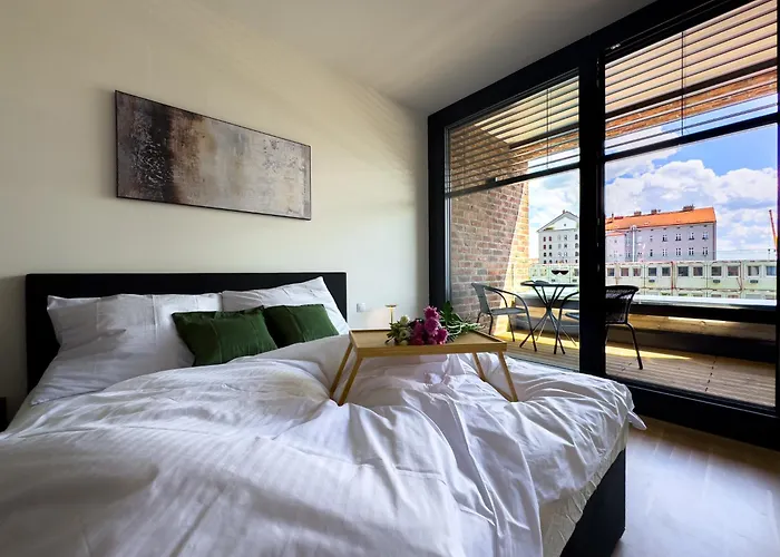 Central Riverside Apartment - Free Parking
